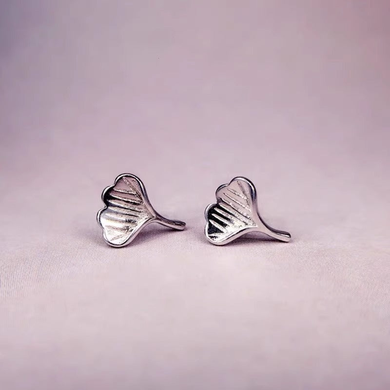 Klassinen Korvarengas ajattomalla viehätyksellä