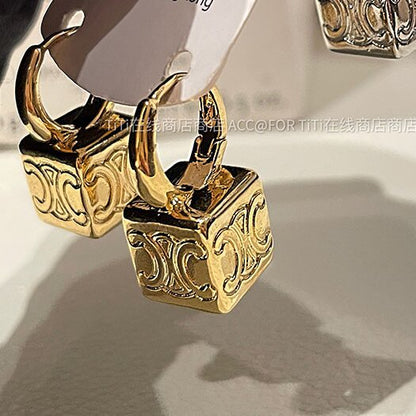 Kaunis Kulta Korvarengas ainutlaatuisella tyylillä