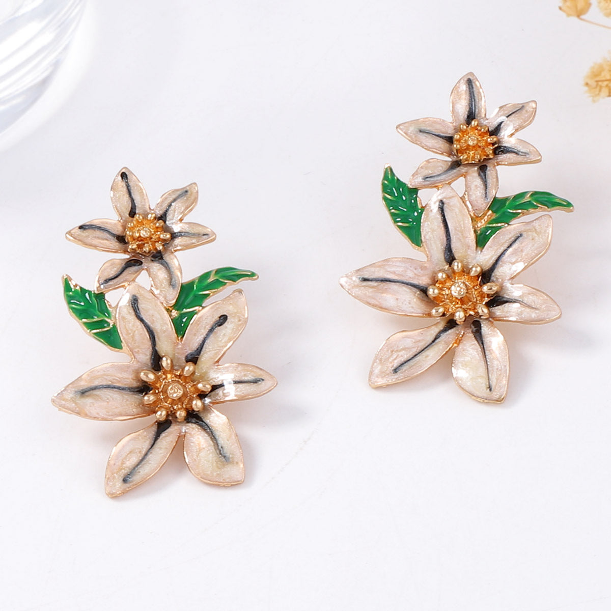 Klassinen Korvarengas ajattomalla viehätyksellä