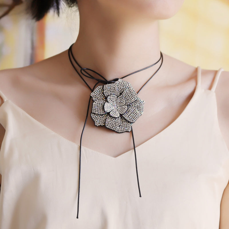 Hurmaava Kaulakoru jokaiseen tilaisuuteen