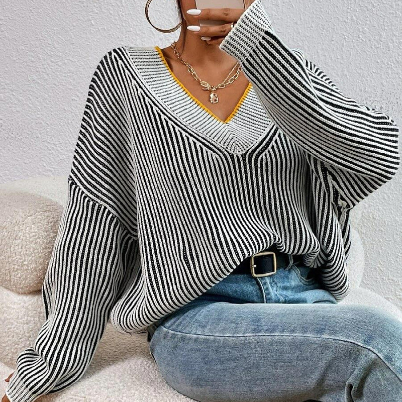 Effortlessly Elegant Sweater with a Timeless Design