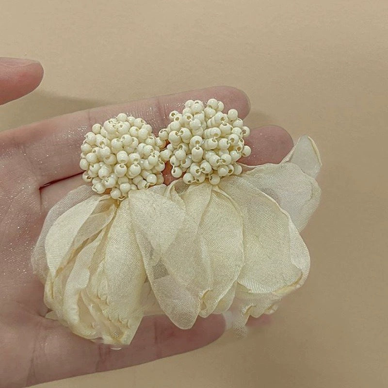 Elegantti Korvarengas jokaiseen tilaisuuteen