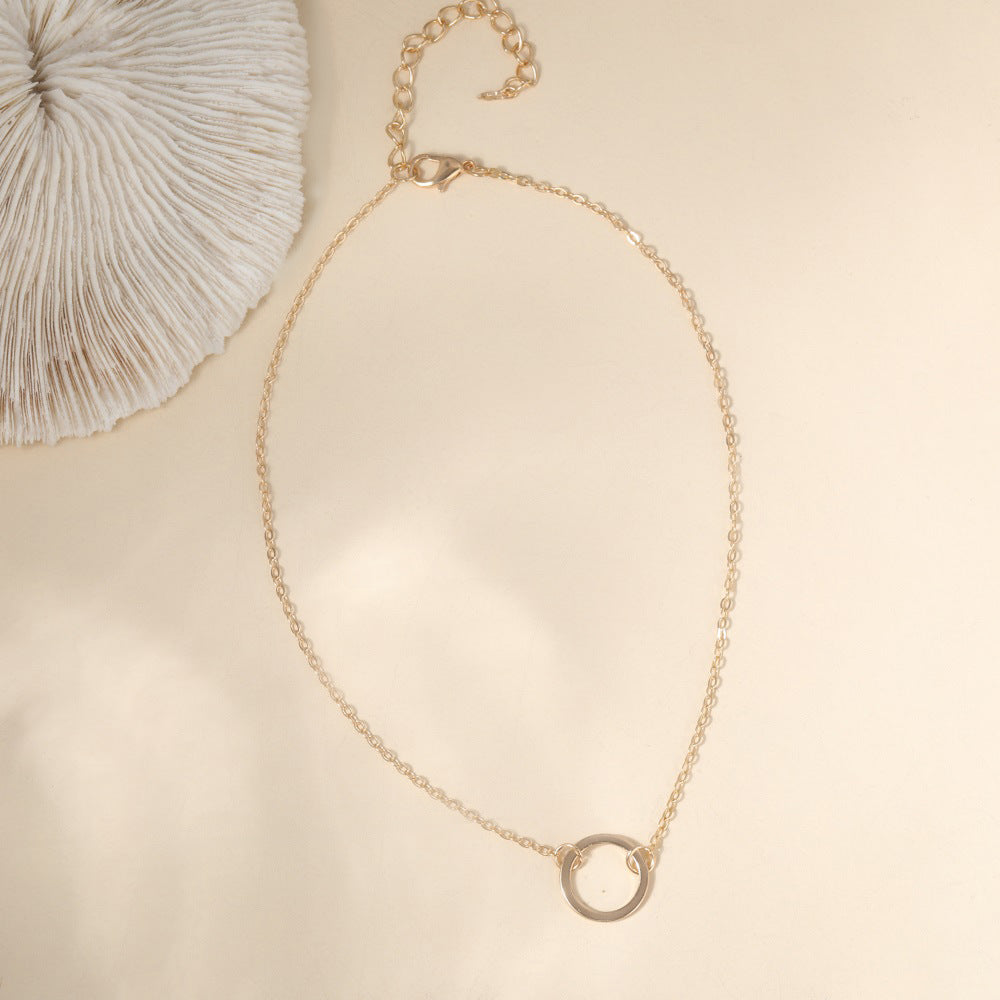 Klassinen Kulta Kaulakoru ajattomalla viehätyksellä