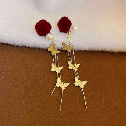 Kaunis Helmi Korvarengas ainutlaatuisella tyylillä