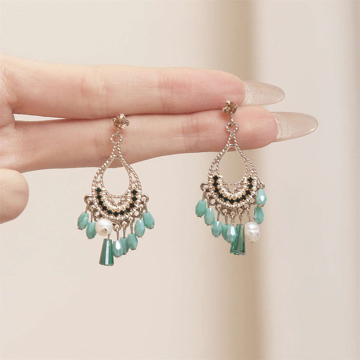 Käsintehty vintage Korvarengas