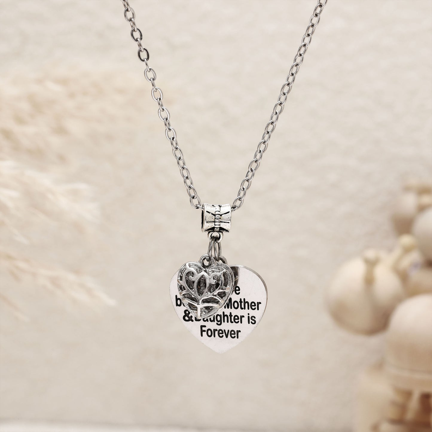 Klassinen Kaulakoru ajattomalla viehätyksellä