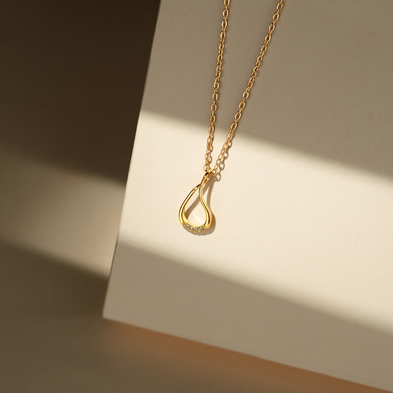 Klassinen Kaulakoru ajattomalla viehätyksellä