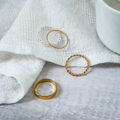 Kaunis Helmi Sormus ainutlaatuisella tyylillä