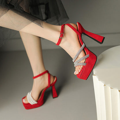 Tyylikkäät Ortopediset Sandaalit Ainutlaatuisella Muotoilulla