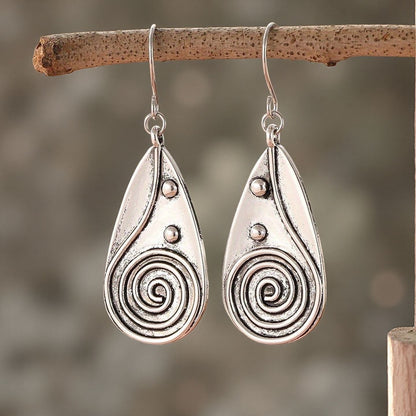 Klassinen Sormus ajattomalla viehätyksellä