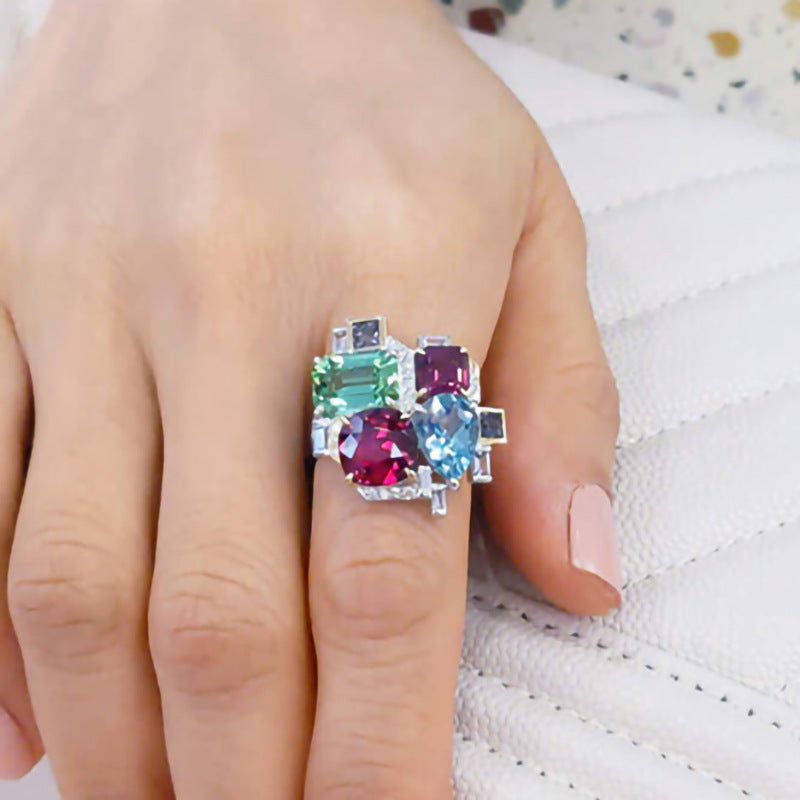 Kaunis Sormus ainutlaatuisella tyylillä