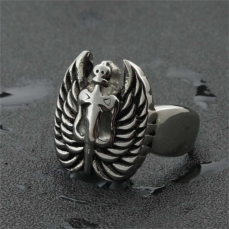 Klassinen Sormus ajattomalla viehätyksellä