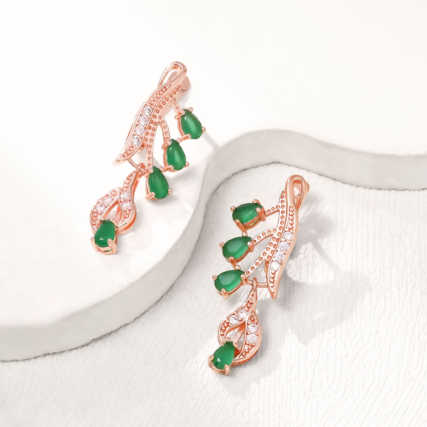 Elegantti Korvarengas jokaiseen tilaisuuteen