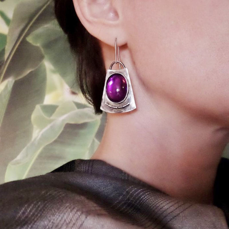 Klassinen Sormus ajattomalla viehätyksellä