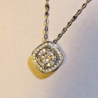 Herkkä käsityö Kaulakoru