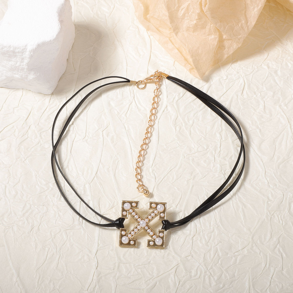 Klassinen Ketju ajattomalla viehätyksellä