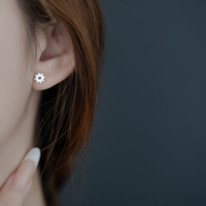 Kaunis Korvarengas ainutlaatuisella tyylillä