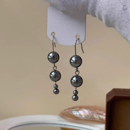 Klassinen Helmi Korvarengas ajattomalla viehätyksellä