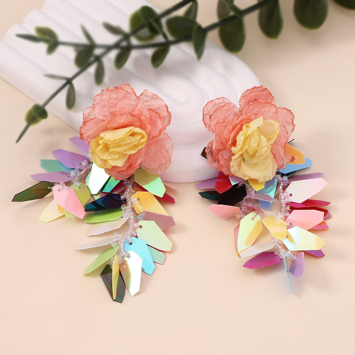 Hurmaava Korvarengas jokaiseen tilaisuuteen