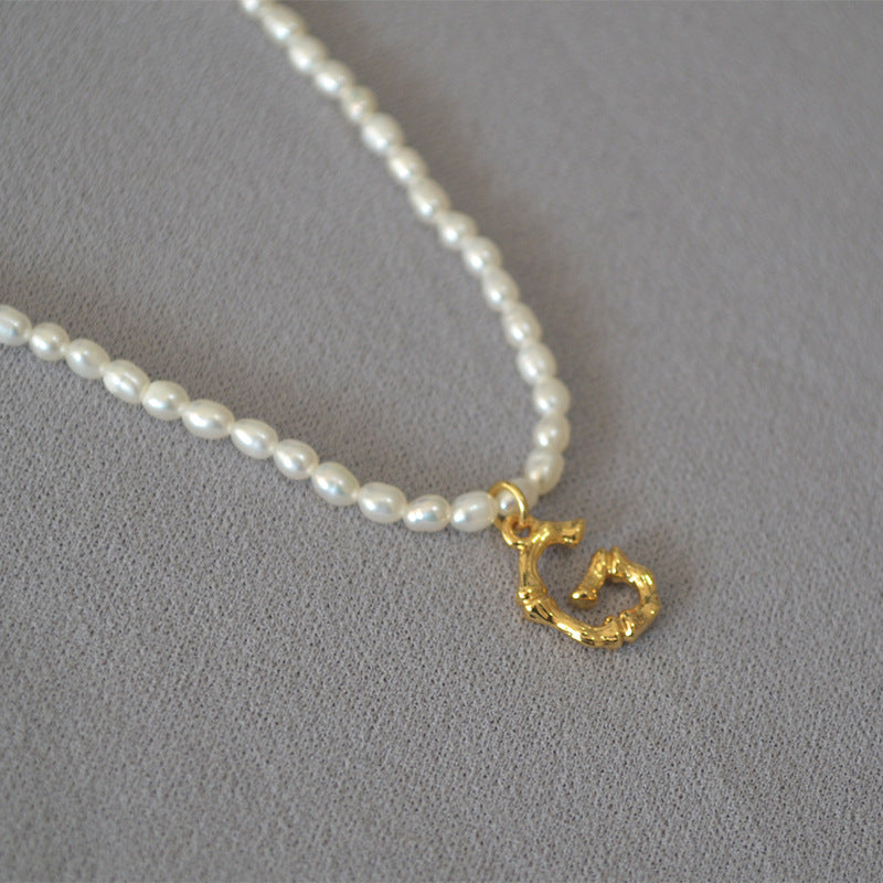 Hurmaava Helmi Kaulakoru jokaiseen tilaisuuteen