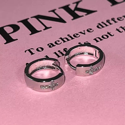 Kaunis Korvarengas ainutlaatuisella tyylillä