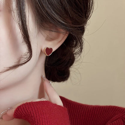 Kaunis Korvarengas ainutlaatuisella tyylillä