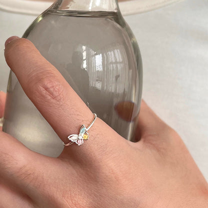 Klassinen Sormus ajattomalla viehätyksellä