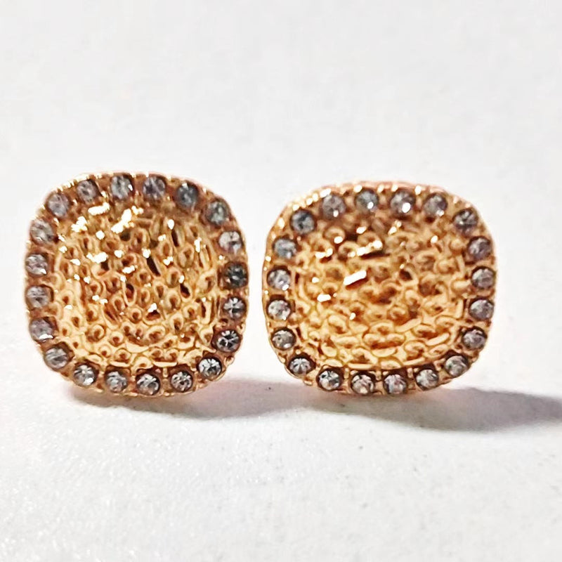 Klassinen Sormus ajattomalla viehätyksellä