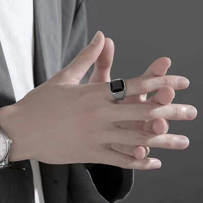 Hurmaava Hopea Sormus jokaiseen tilaisuuteen