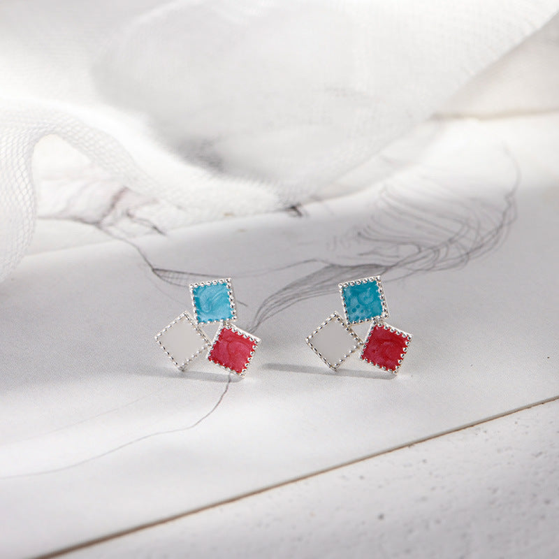 Kaunis Korvarengas ainutlaatuisella tyylillä