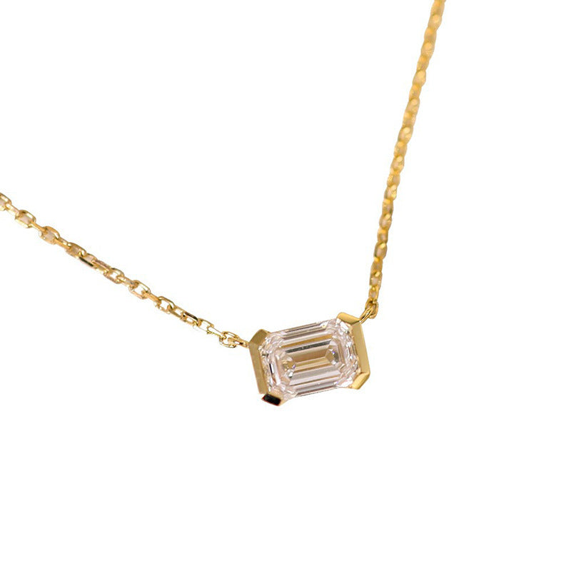 Klassinen Kaulakoru ajattomalla viehätyksellä