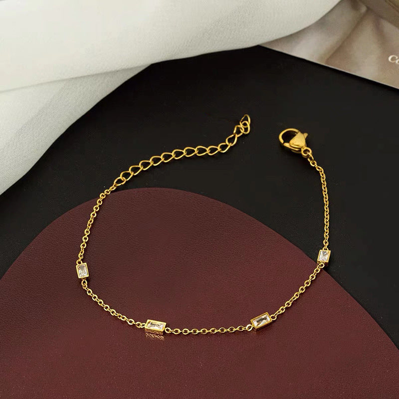 Kaunis Rannekoru ainutlaatuisella tyylillä