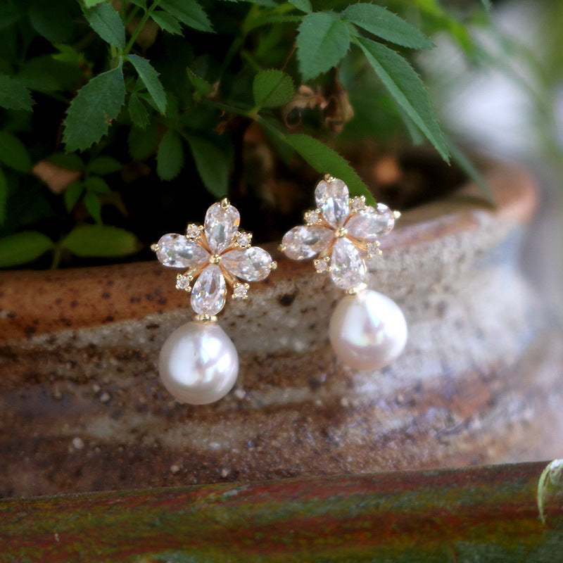 Käsintehty vintage Helmi Korvarengas