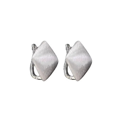 Hurmaava Korvarengas jokaiseen tilaisuuteen