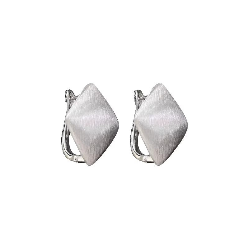 Hurmaava Korvarengas jokaiseen tilaisuuteen