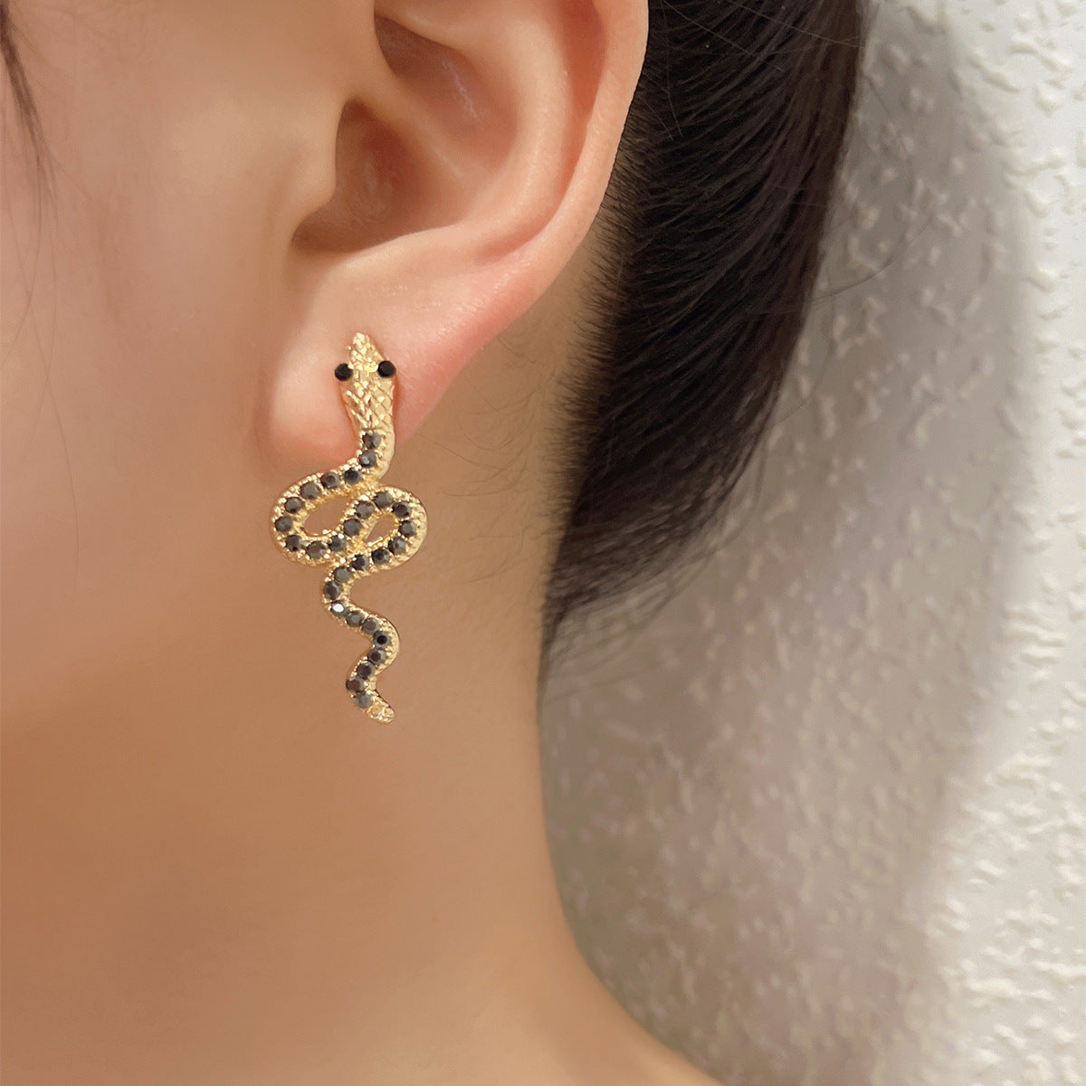 Käsintehty vintage Korvarengas