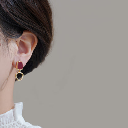 Klassinen Korvarengas ajattomalla viehätyksellä