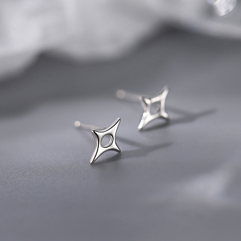 Kaunis Korvarengas ainutlaatuisella tyylillä