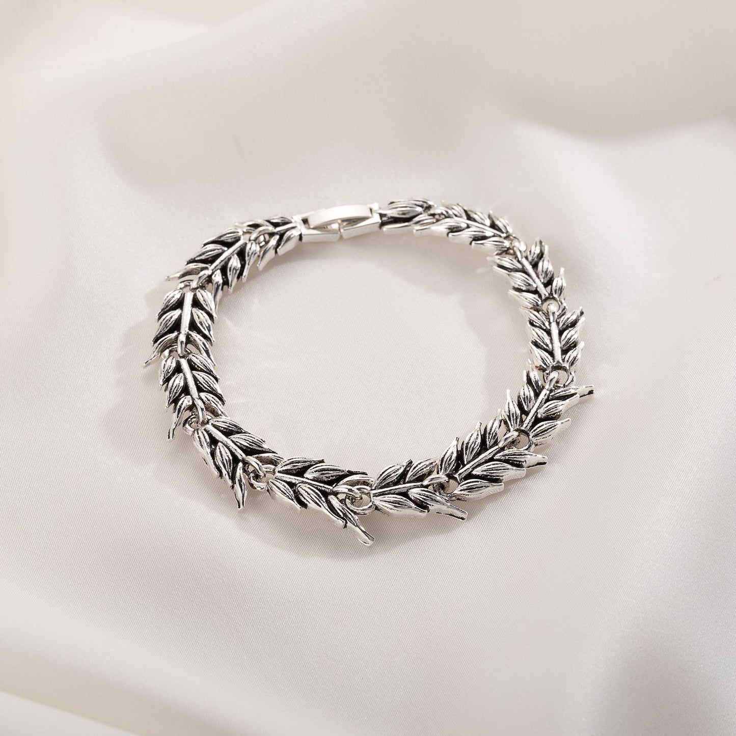 Herkkä käsityö Rannekoru