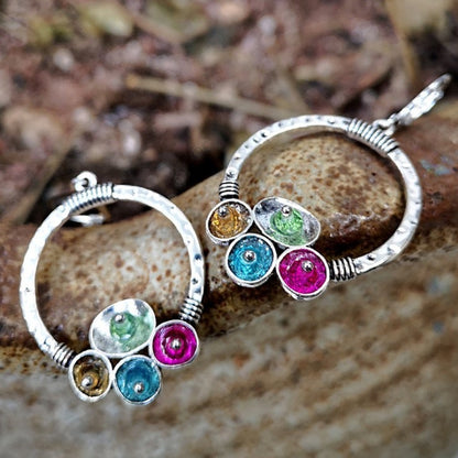 Kaunis Korvarengas ainutlaatuisella tyylillä