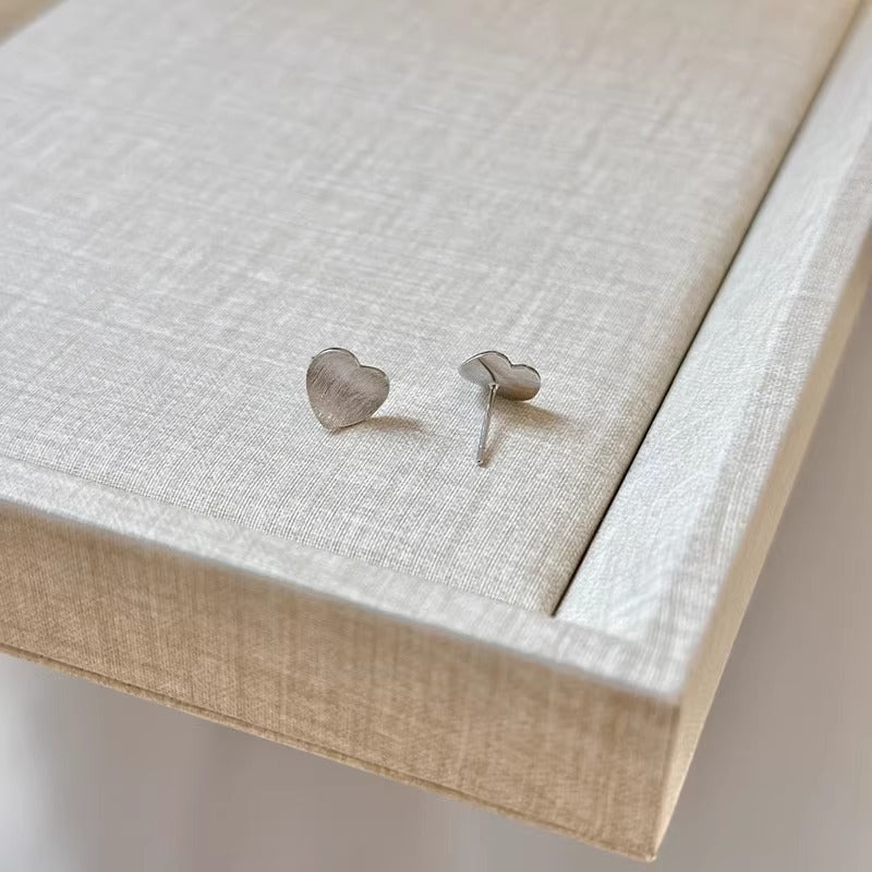 Kaunis Korvarengas ainutlaatuisella tyylillä