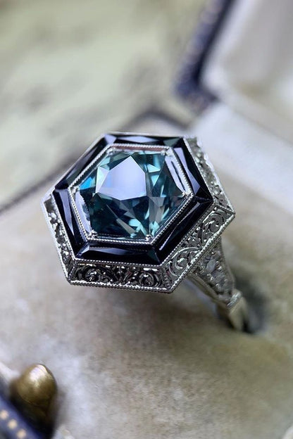 Hurmaava Sormus jokaiseen tilaisuuteen