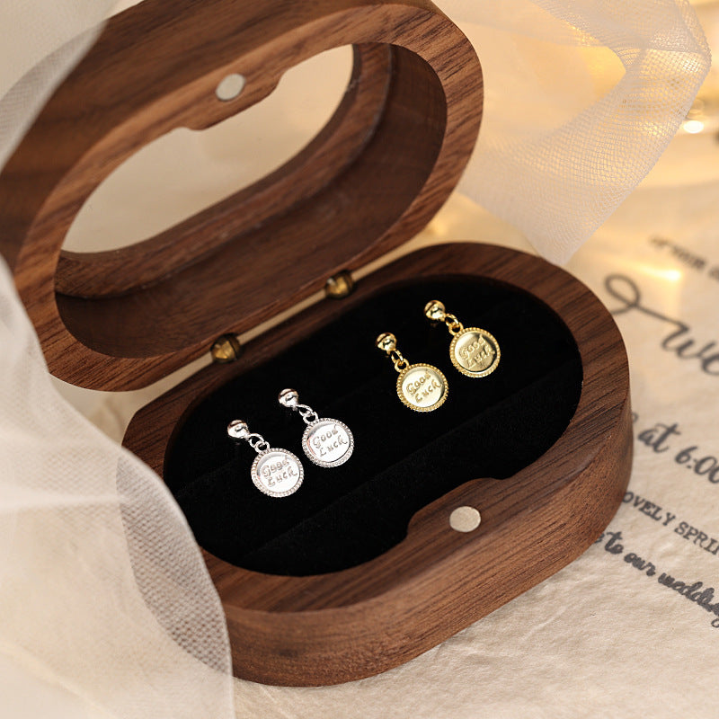 Elegantti Korvarengas jokaiseen tilaisuuteen