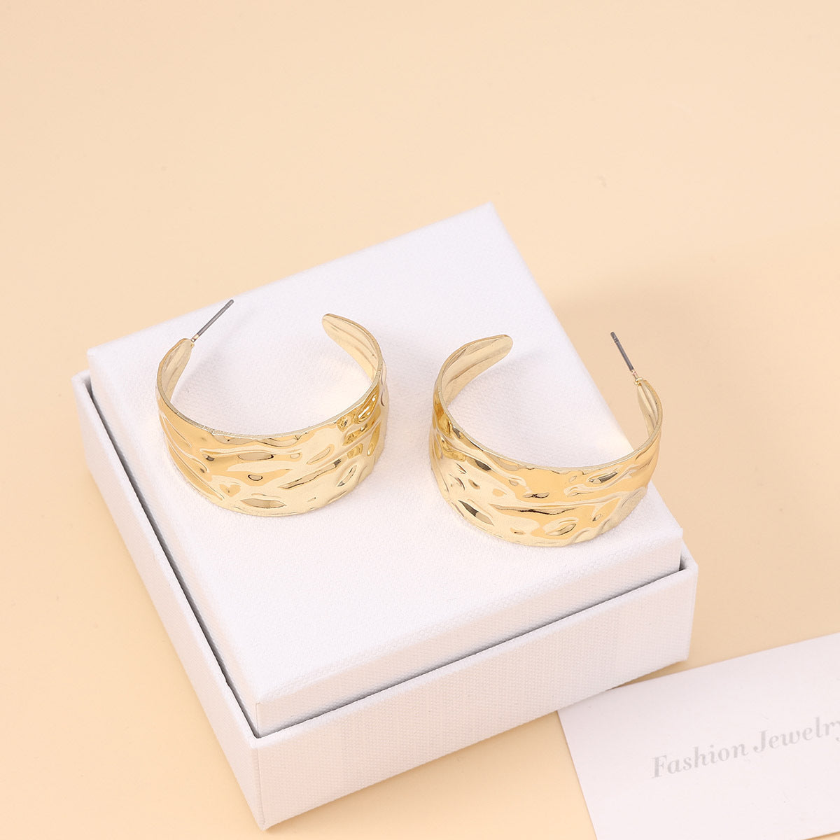 Elegantti Korvarengas jokaiseen tilaisuuteen