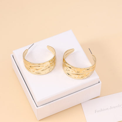 Elegantti Korvarengas jokaiseen tilaisuuteen