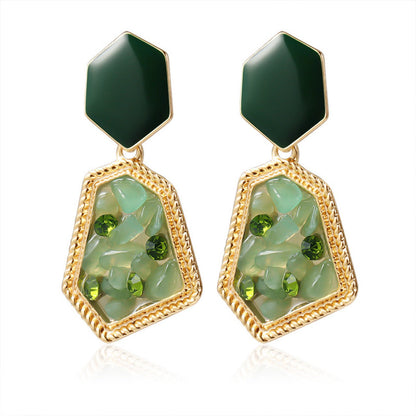 Klassinen Sormus ajattomalla viehätyksellä