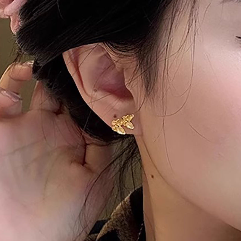 Kaunis Korvarengas ainutlaatuisella tyylillä