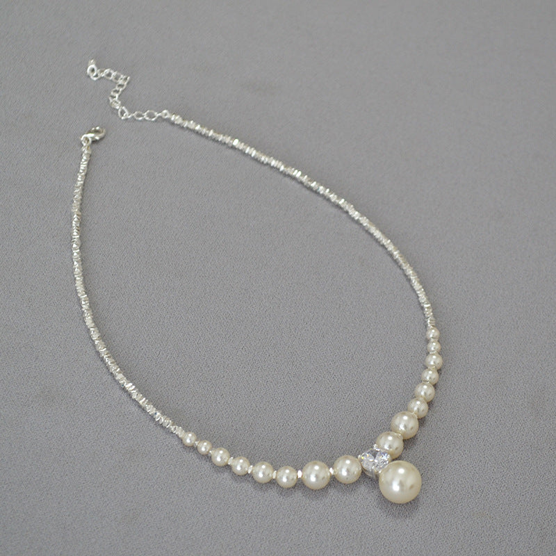 Klassinen Hopea Kaulakoru ajattomalla viehätyksellä