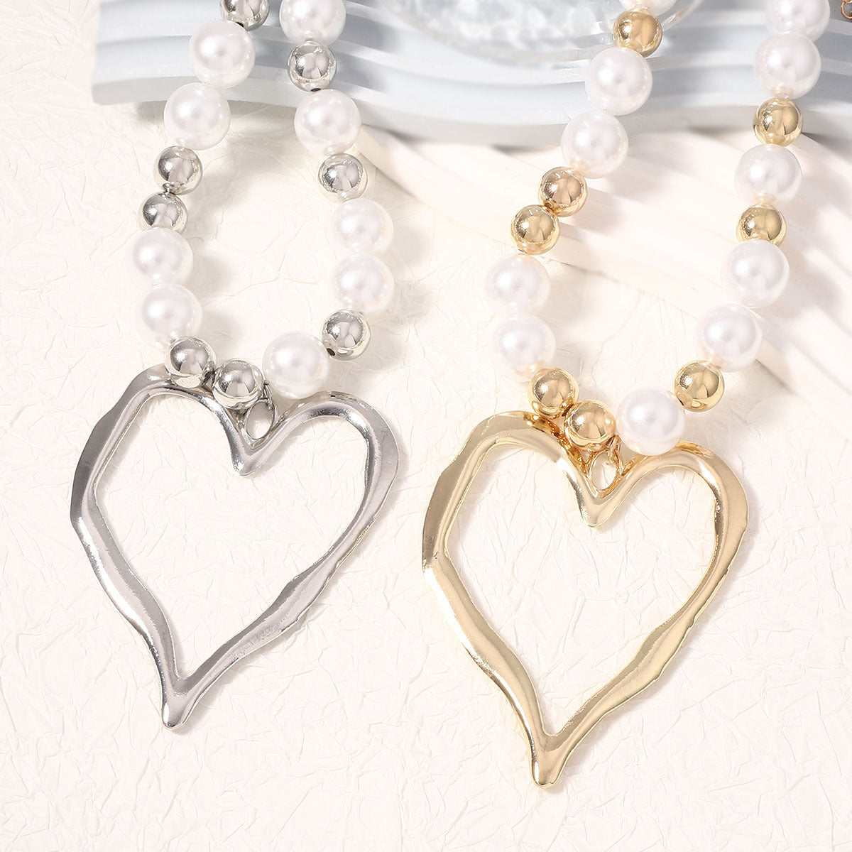 Klassinen Helmi Kaulakoru ajattomalla viehätyksellä