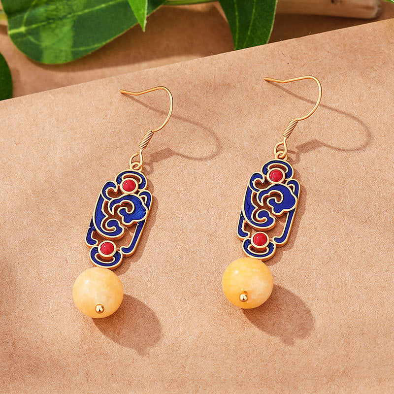 Klassinen Hopea Korvarengas ajattomalla viehätyksellä